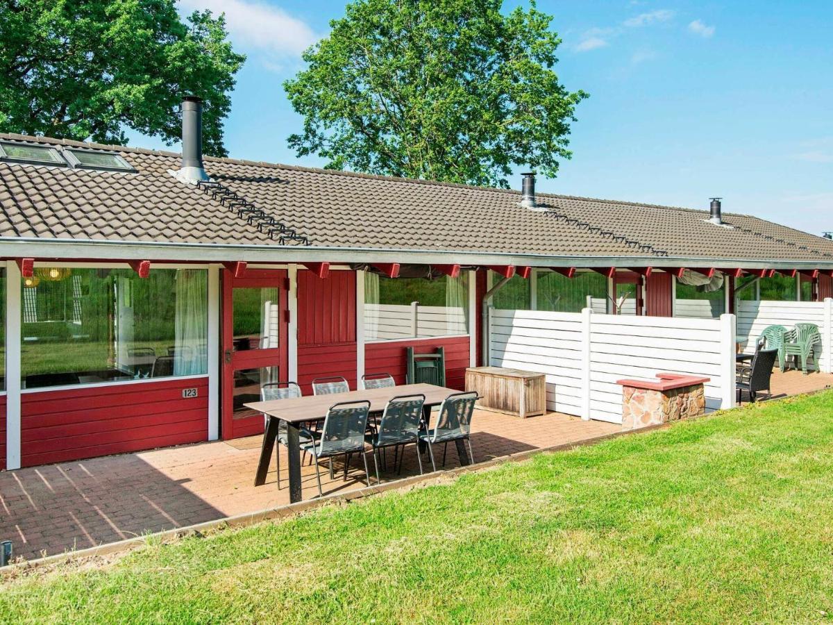 6 Person Holiday Home In Aabenraa Rum bild