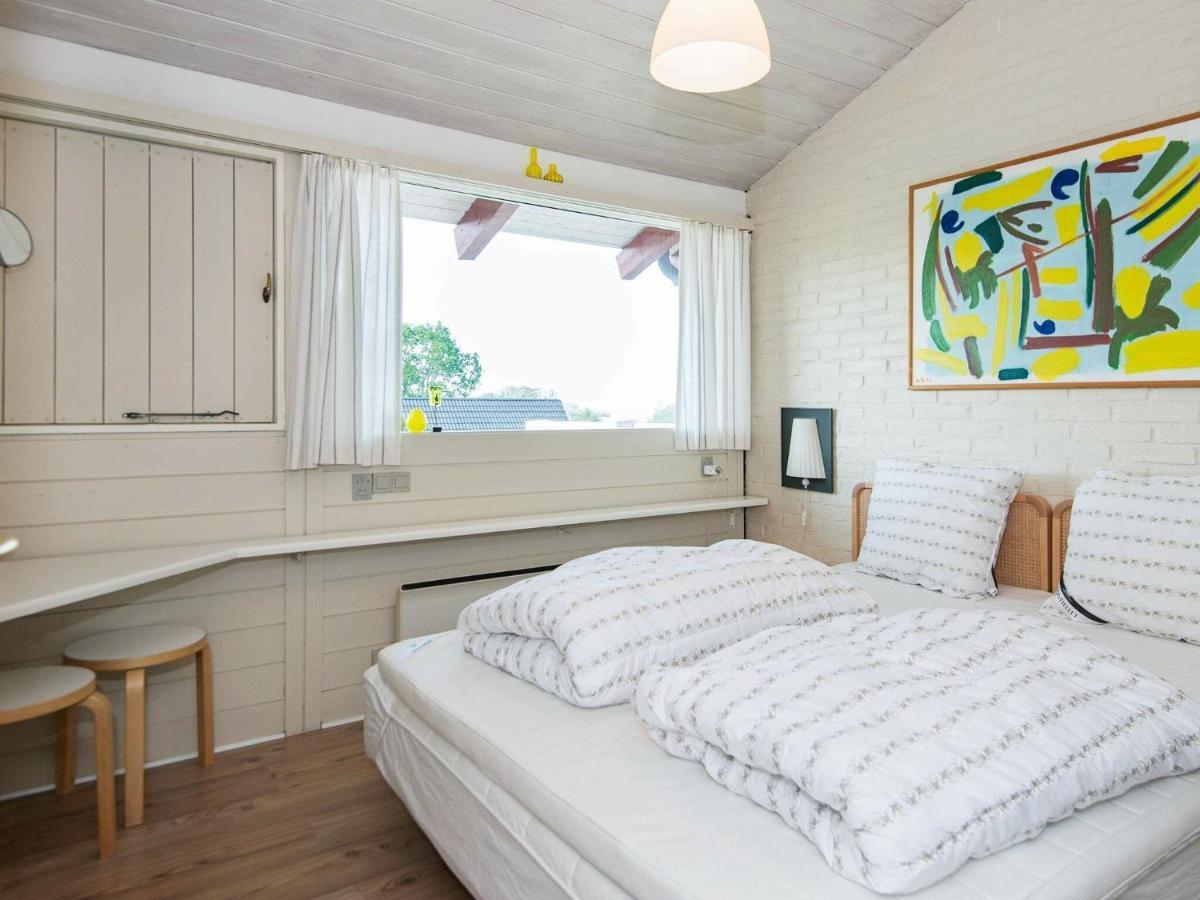 6 Person Holiday Home In Aabenraa Rum bild